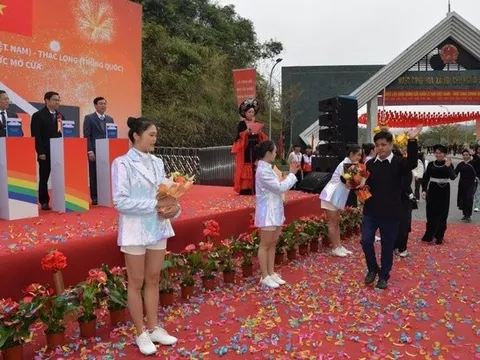 Mở cửa khẩu ở Cao Bằng cho phép du lịch qua Trung Quốc