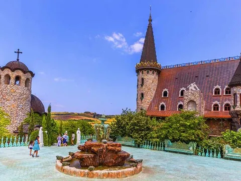 8 lâu đài đẹp nhất châu Âu