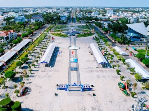 Bản đồ, đờn kìm làm từ nửa tấn muối ở Bạc Liêu