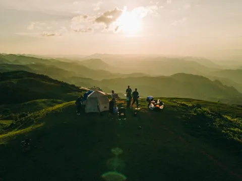 Ngắm 4 mùa trong 1 ngày tại điểm 'săn mây' cách Hà Nội 170 km
