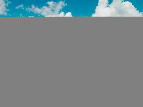 Khách Canada chết khi tắm nắng trên bãi biển Phuket