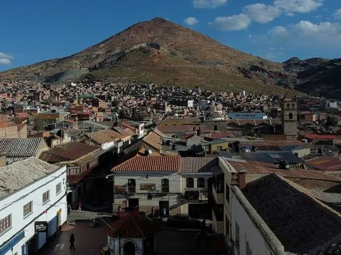 Ngọn núi 'ăn thịt người' ở Bolivia