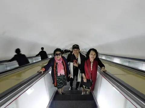 Ga tàu điện ngầm sâu bậc nhất thế giới ở Triều Tiên