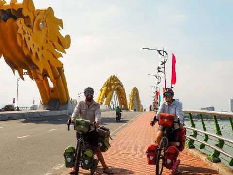 Một tháng ở Việt Nam của cặp khách Italy đạp xe quanh thế giới