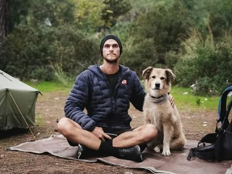 7 năm đi bộ khắp thế giới để vượt qua nỗi sợ chết