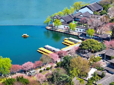 Hoa xuân khoe sắc khắp Trung Quốc