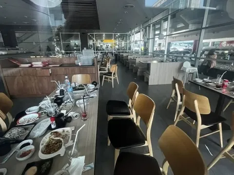 Nhà hàng ở Thái Lan lỗ nặng vì khách chạy nạn động đất