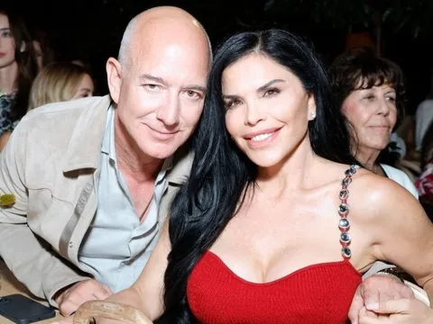 Đám cưới bộn tiền nhưng tầm nhìn kém của Jeff Bezos tại Venice