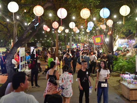 Đặc sản các miền thu hút du khách TP HCM