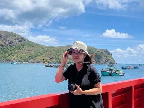 Khách đi Côn Đảo đặt tàu cao tốc - máy bay lên 'bàn cân'