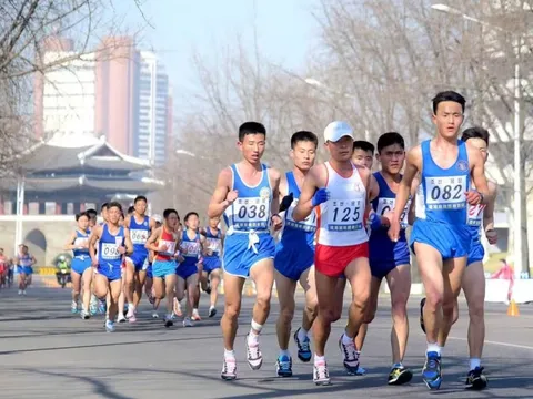 200 khách đầu tiên đến Triều Tiên chạy marathon sau 6 năm
