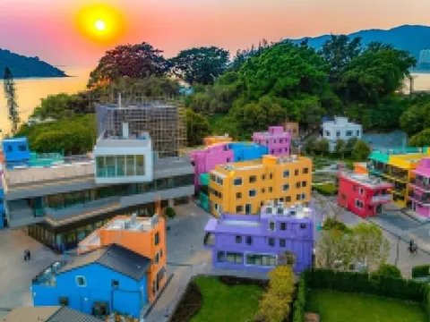 Công viên 'nhà 7 màu' gây sốt tại Hong Kong