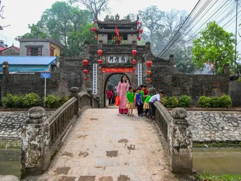 Làng Ước Lễ làm cây chả hơn 100 kg mừng hội