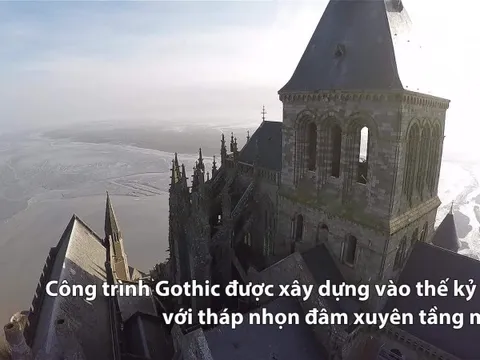 Tu viện cổ 'lơ lửng giữa thiên đường' ở Pháp