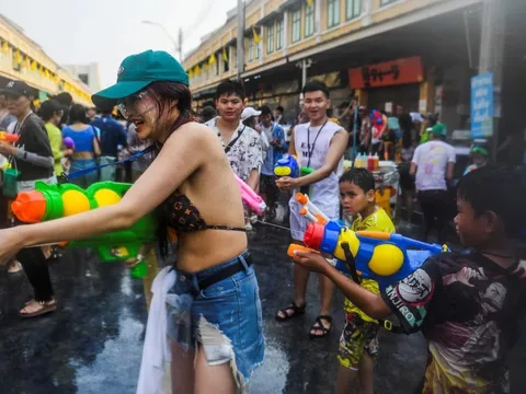 Chơi Tết Songkran như người bản địa tại Thái Lan