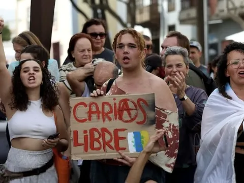 Dân Tây Ban Nha mãi chưa hết khổ vì khách du lịch