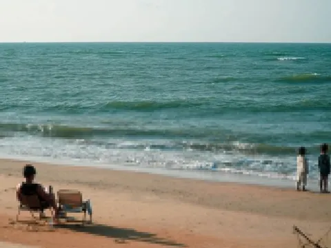 'Trốn ồn ào' dịp lễ tại bãi biển xanh như ngọc ở Bà Rịa - Vũng Tàu