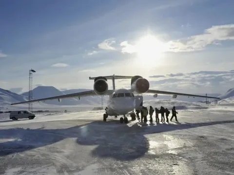 Sân bay gần Bắc Cực nhất thế giới đang tan chảy