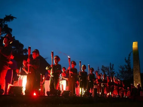 Côn Đảo tạm dừng đón khách thăm mộ anh hùng Võ Thị Sáu