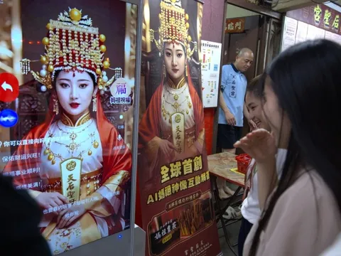 'Thần AI' biết nói, ban phước tại Malaysia