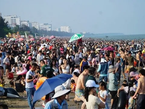 Sầm Sơn lại bộn khách