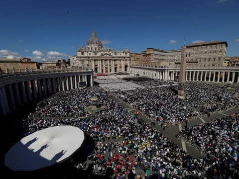 Vatican cắt sóng điện thoại trong thời gian bầu tân giáo hoàng