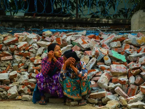 Tôi đến Myanmar sau động đất