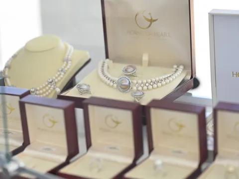 Hoàng Gia Pearl hé lộ trải nghiệm chạm ngọc giữa biển xanh Nha Trang