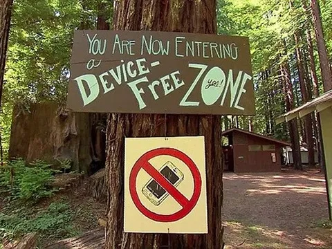 Bùng phát du lịch không Wi-Fi, mạng xã hội