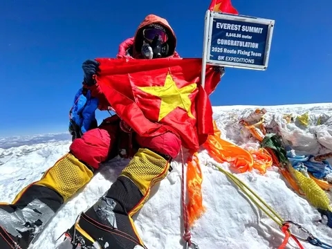 Tôi chinh phục cả Everest và Lhotse trong một tuần