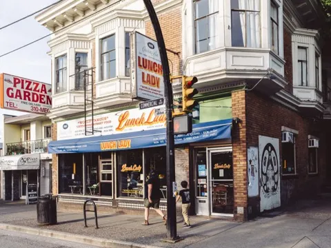 Quán Việt gây tiếng vang của 'Lunch Lady' ở Canada