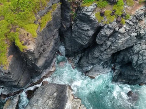 Cắm trại đón bình minh trên ghềnh đá Bàn Than