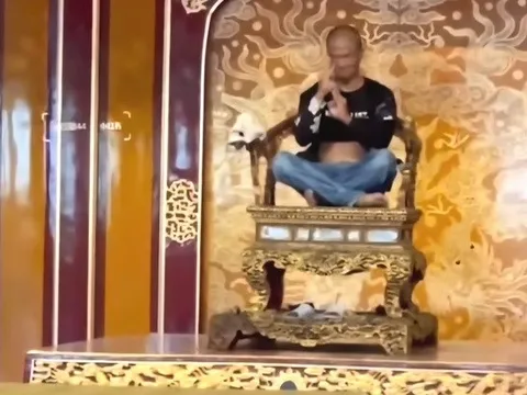 Thông tin chính thức vụ ngai vàng triều Nguyễn bị phá hỏng