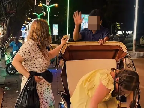 Tài xế xích lô giật tiền ở Nha Trang: Khách đưa 5.000 đồng