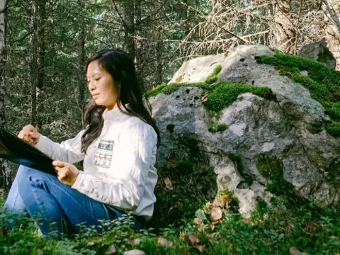 Nữ họa sĩ chu du khắp thế giới tìm cảm hứng sáng tác