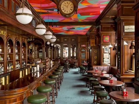 Luật ngầm trong quán bar ở Anh