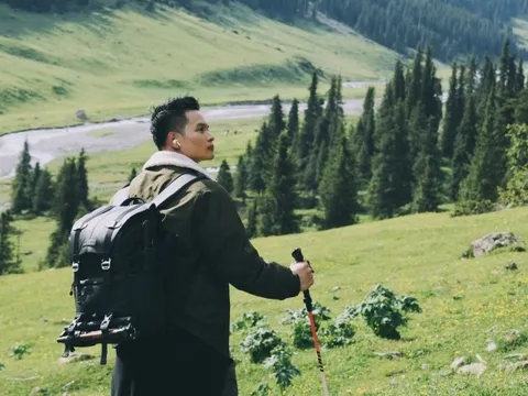 Khách Việt 'tưởng chết' khi trekking ở trung Á