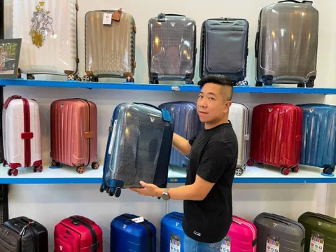 KOS Shop ưu đãi đến 40% vali Roncato dịp kỷ niệm 10 năm