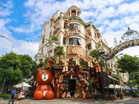 Quán cà phê trang trí gần 1.000 con gấu hút khách tại TP HCM