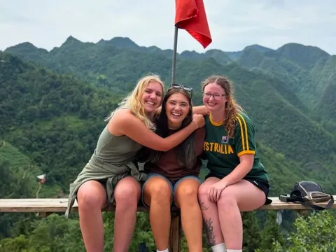 Tại sao khách Tây bật khóc ở Hà Giang?