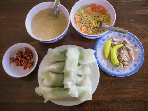 12 hàng quán khách phải thử khi đến Huế