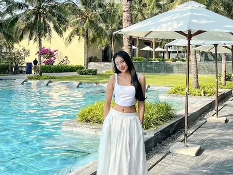 Tân Hoa hậu Việt Nam trong loạt ảnh 'lăng xê' du lịch Phú Yên