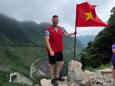 Du khách đến Hà Giang gây 'sốt' mạng vì giống hệt Messi
