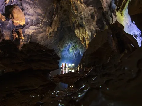 Sâu bên trong hang Tối ở Quảng Trị