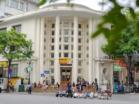 Vẫn 'bội thực' phố đi bộ Hà Nội