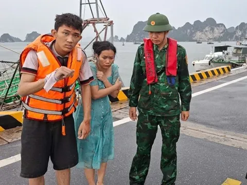 Lật tàu du lịch trên vịnh Hạ Long