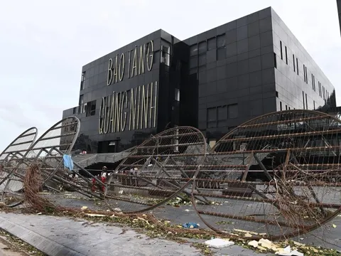 Du lịch Hạ Long lại một lần chống bão