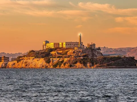 Bên trong hòn đảo du lịch ông Trump muốn mở nhà tù