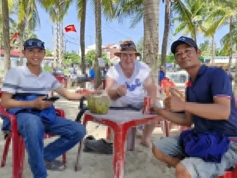 Lại có khách Tây rơi nhẫn kim cương ở Đà Nẵng