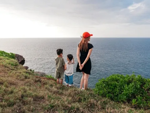 Tôi đưa gia đình xuyên Việt, tối ngủ lều, sáng ngắm bình minh